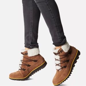 WOMEN'S HARLOW™ LACE COZY BOOTIE | SOREL